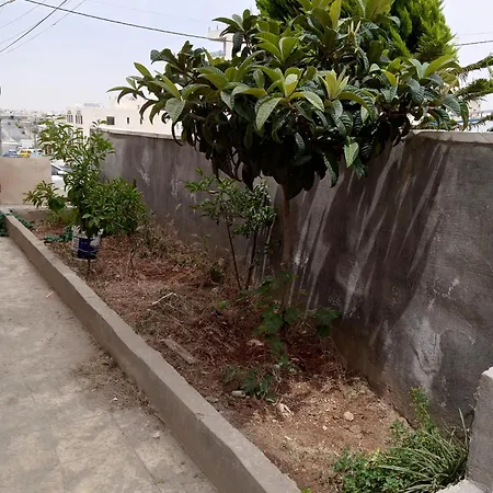 شقة الياسمين العائلية الفاخرة Amman Exterior photo